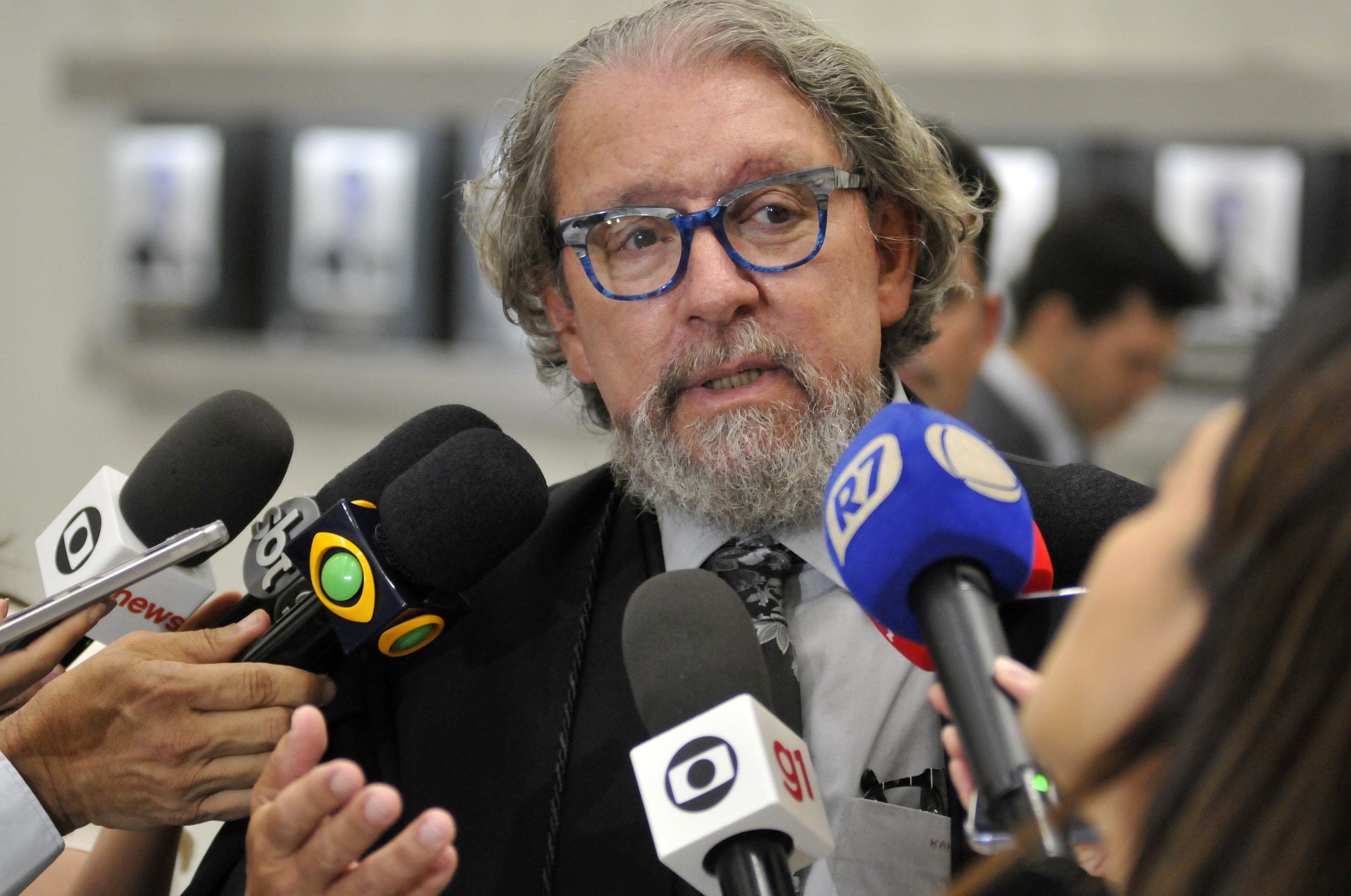 Kakay, advogado de defesa, declarou que o Brasil inteiro sabe da inocência de Adriana 11/03/2025. Crédito: Minervino Júnior/CB/D.A Press. Brasil. Brasilia - DF. Julgamento no STJ do Crime da 113 sul. Adriana Vilela acusada de cometer o triplo Homicídio. Antônio Carlos de Almeida Kakay advogado de defesa.