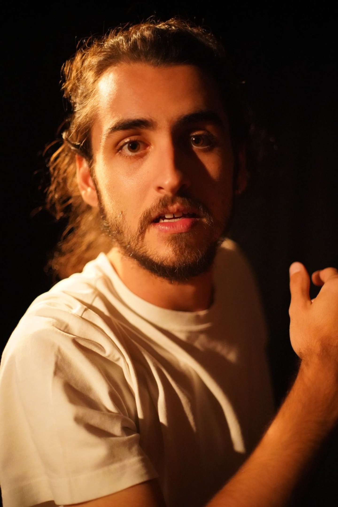 Demos Com Luca Lima. Amanhã e domingo, às 19h, na Casa dos Quatro (SCLRN 708 Bloco F Loja 1). Não recomendado para menores de 16 anos. Ingressos: R$ 50 e R$ 25 (meia), no Sympla 