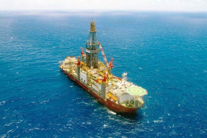 Navio-sonda na Margem Equatorial
- (crédito: Divulgação/Petrobras) Navio-sonda na Margem Equatorial
- (crédito: Divulgação/Petrobras)