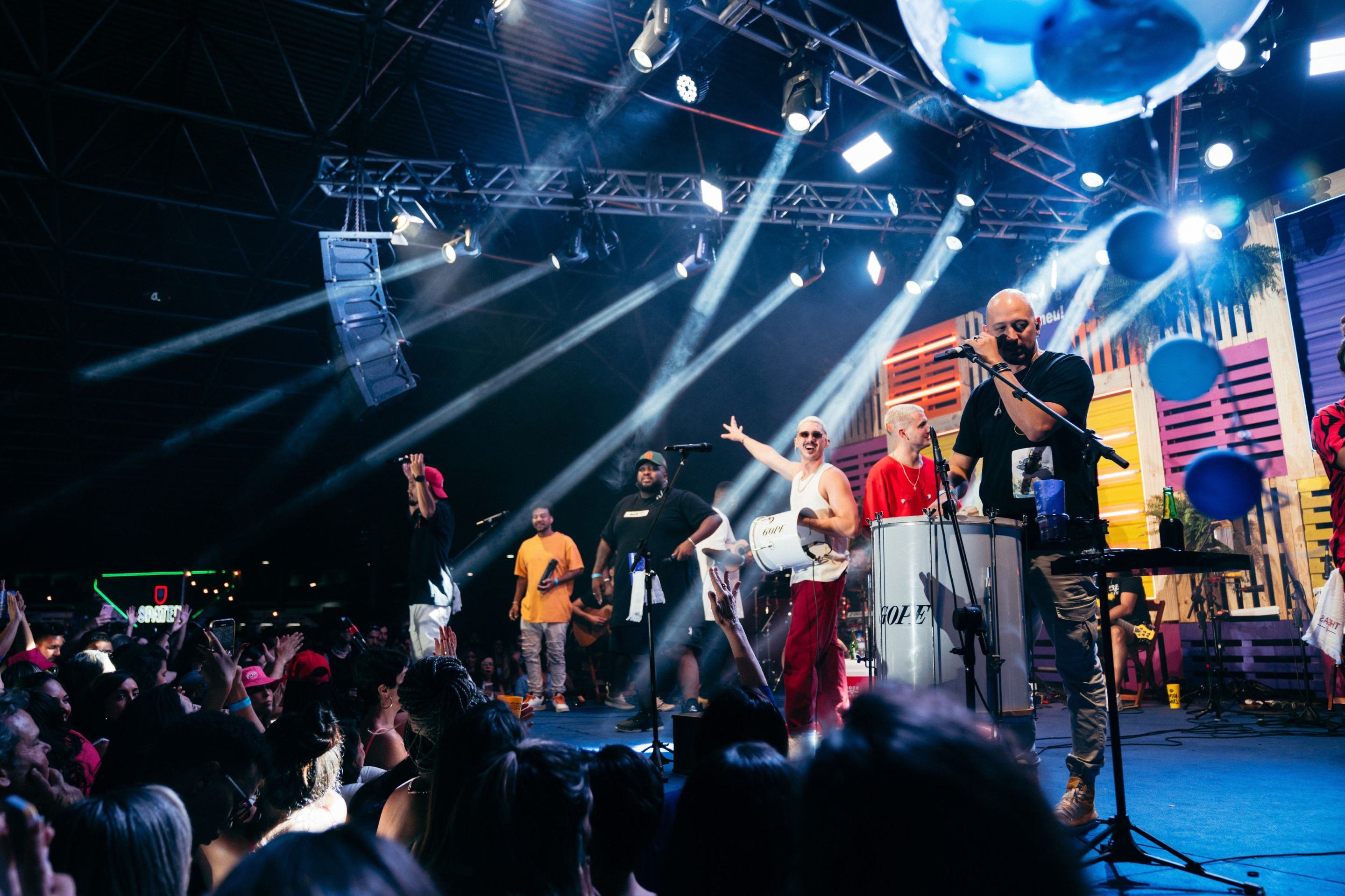  Pagode dos Prazeres encerra o carnaval com o grupo Doze por OIto