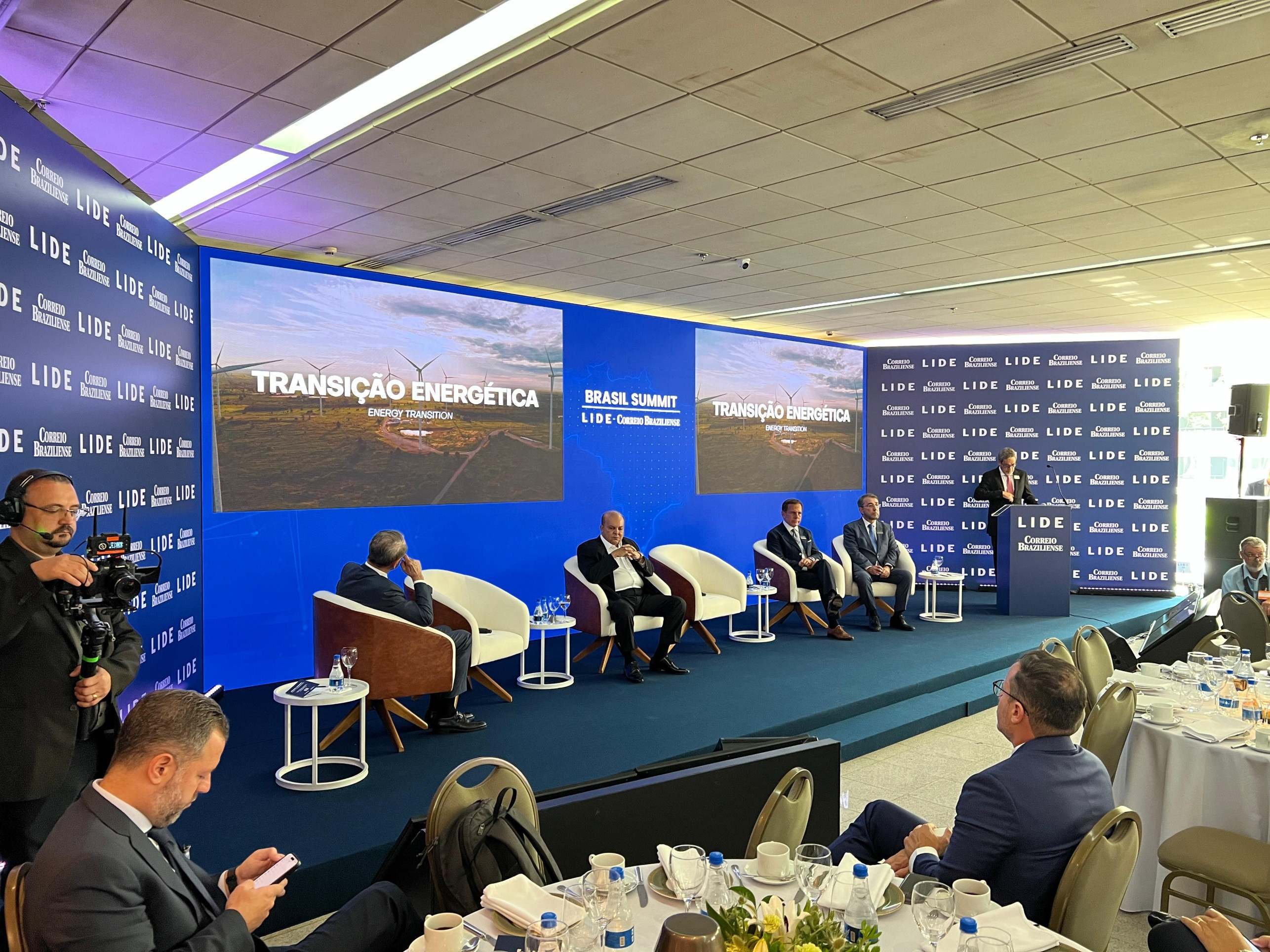 Brasil Summit 2025 discute perspectivas econômicas e transição energética 