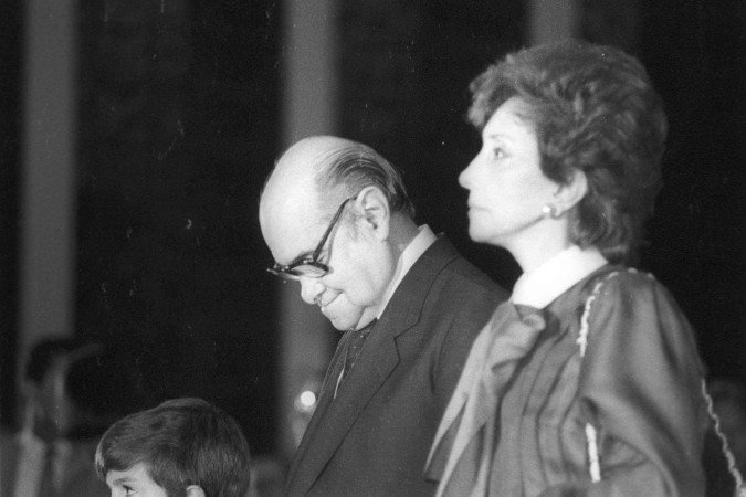 14/03/1985. Crédito: Luiz Marques/CB/D.A Press. Brasil. Brasília - DF. O presidente da República, Tancredo Neves e sua esposa, Risoleta Neves, durante missa na igreja Dom Bosco.
CB, Neg.: F 338; 