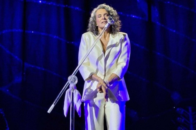  No Ã¡lbum, Simone interpreta canÃ§Ãµes de alguns dos mais talentosos compositores da mÃºsica popular brasileira