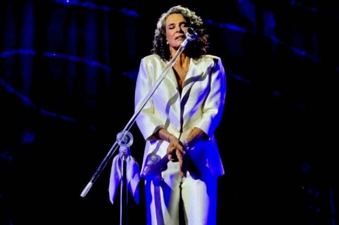  No álbum, Simone interpreta canções de alguns dos mais talentosos compositores da música popular brasileira