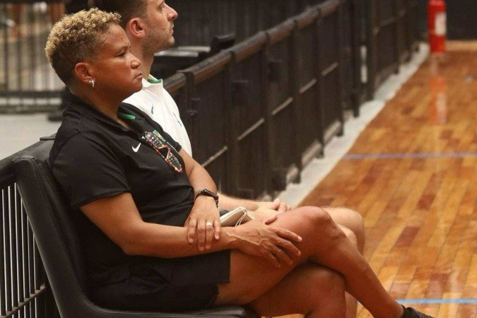 Pokey acompanhou jogos da Liga de Basquete Feminino (LBF) para ver de perto possíveis nomes para as convocações da seleção - (crédito: CBB/Divulgação) Pokey acompanhou jogos da Liga de Basquete Feminino (LBF) para ver de perto possíveis nomes para as convocações da seleção - (crédito: CBB/Divulgação)