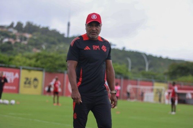 Técnico do Inter analisa cenários para solucionar três dúvidas antes de clássico que vai decidir o título do Gauchão - (crédito: Foto: Ricardo Duarte / Internacional) Técnico do Inter analisa cenários para solucionar três dúvidas antes de clássico que vai decidir o título do Gauchão - (crédito: Foto: Ricardo Duarte / Internacional)