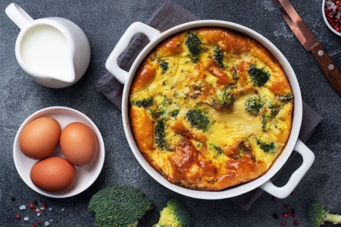 Omelete de brócolis (Imagem: Elenglush | Shutterstock) - (crédito: EdiCase) Omelete de brócolis (Imagem: Elenglush | Shutterstock) - (crédito: EdiCase)