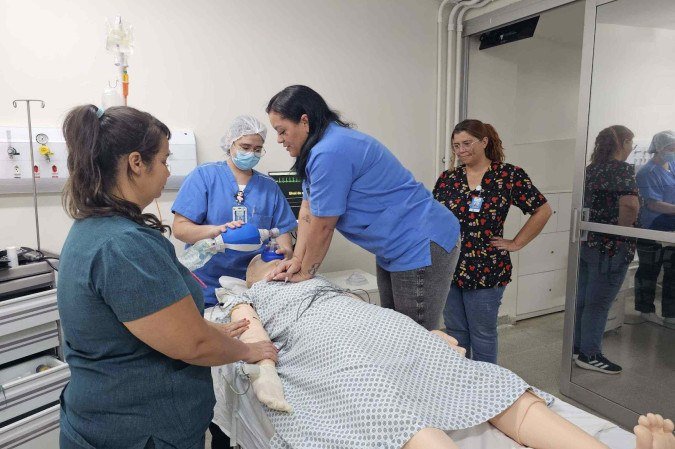 Estudantes da área da saúde e membros das equipes multidisciplinares e da assistência direta ao paciente puderam participar dos cursos de Sinais Vitais e de Manejo da Crise Convulsiva na Emergência. - (crédito: Divulgação/IgesDF) Estudantes da área da saúde e membros das equipes multidisciplinares e da assistência direta ao paciente puderam participar dos cursos de Sinais Vitais e de Manejo da Crise Convulsiva na Emergência. - (crédito: Divulgação/IgesDF)