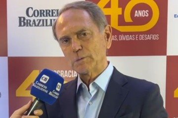Durante evento que celebra os 40 anos da democracia, Paulo Octávio destacou a importância do diálogo  -  (crédito: Khalil Santos / CB/DaPress )