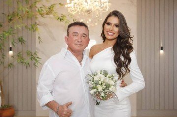 Casamento de Amado Batista, 74 anos, e Calita Franciele, 23, aconteceu na quinta-feira (13/3) -  (crédito: Reprodução/Instagram )