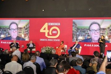 Mark Lilia em videoconferência durante evento 'Democracia 40 anos: Conquistas, Dívidas e Desafios' - (crédito: Mari Campos/CB/D.A. Press) Mark Lilia em videoconferência durante evento 'Democracia 40 anos: Conquistas, Dívidas e Desafios' - (crédito: Mari Campos/CB/D.A. Press)