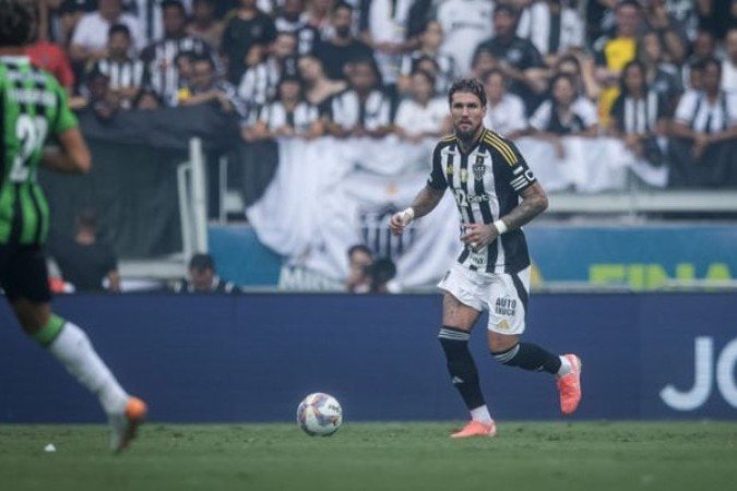 LYANCO - Teve uma atuaÃ§Ã£o segura, mas se envolveu em uma pequena confusÃ£o com Figueiredo e levou cartÃ£o amarelo. NOTA: 6,0 - Foto: Pedro Souza / AtlÃ©tico