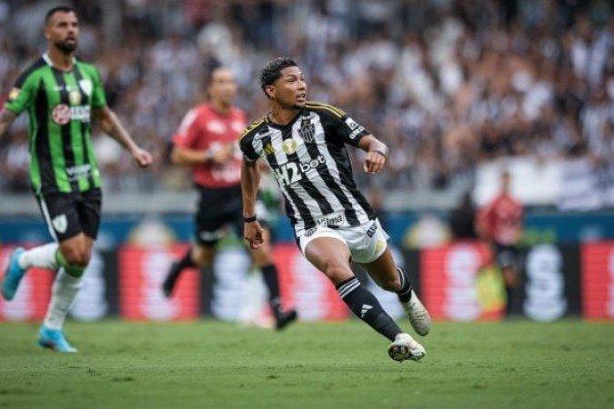 RONY - Arriscou algumas bicicletas, mas teve uma atuação apagada. Teve uma grande chance no segundo tempo, mas perdeu. NOTA: 5,5 - Foto: Pedro Souza / Atlético