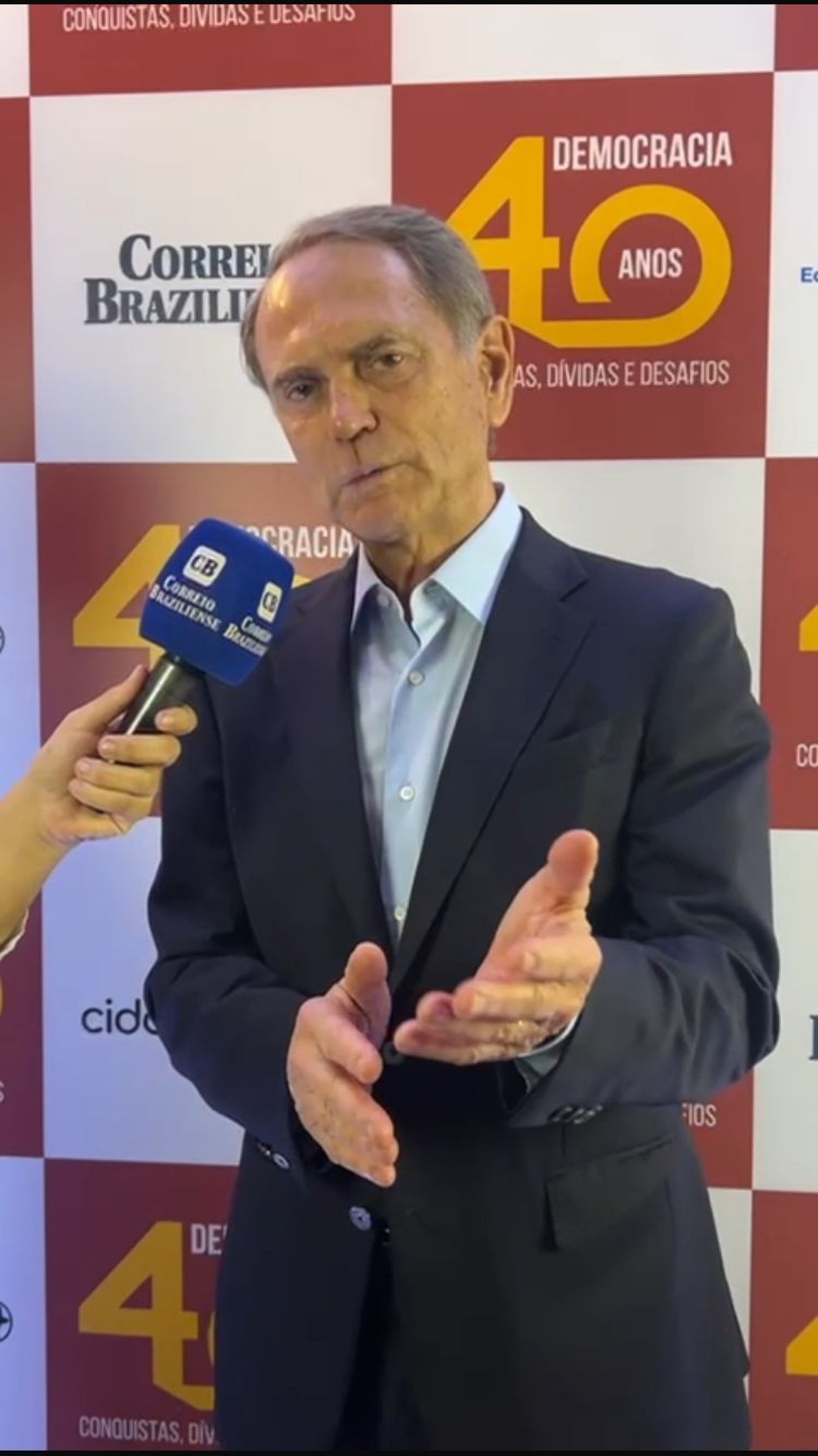 Durante evento que celebra os 40 anos da democracia, Paulo Octávio destacou a importância do diálogo 