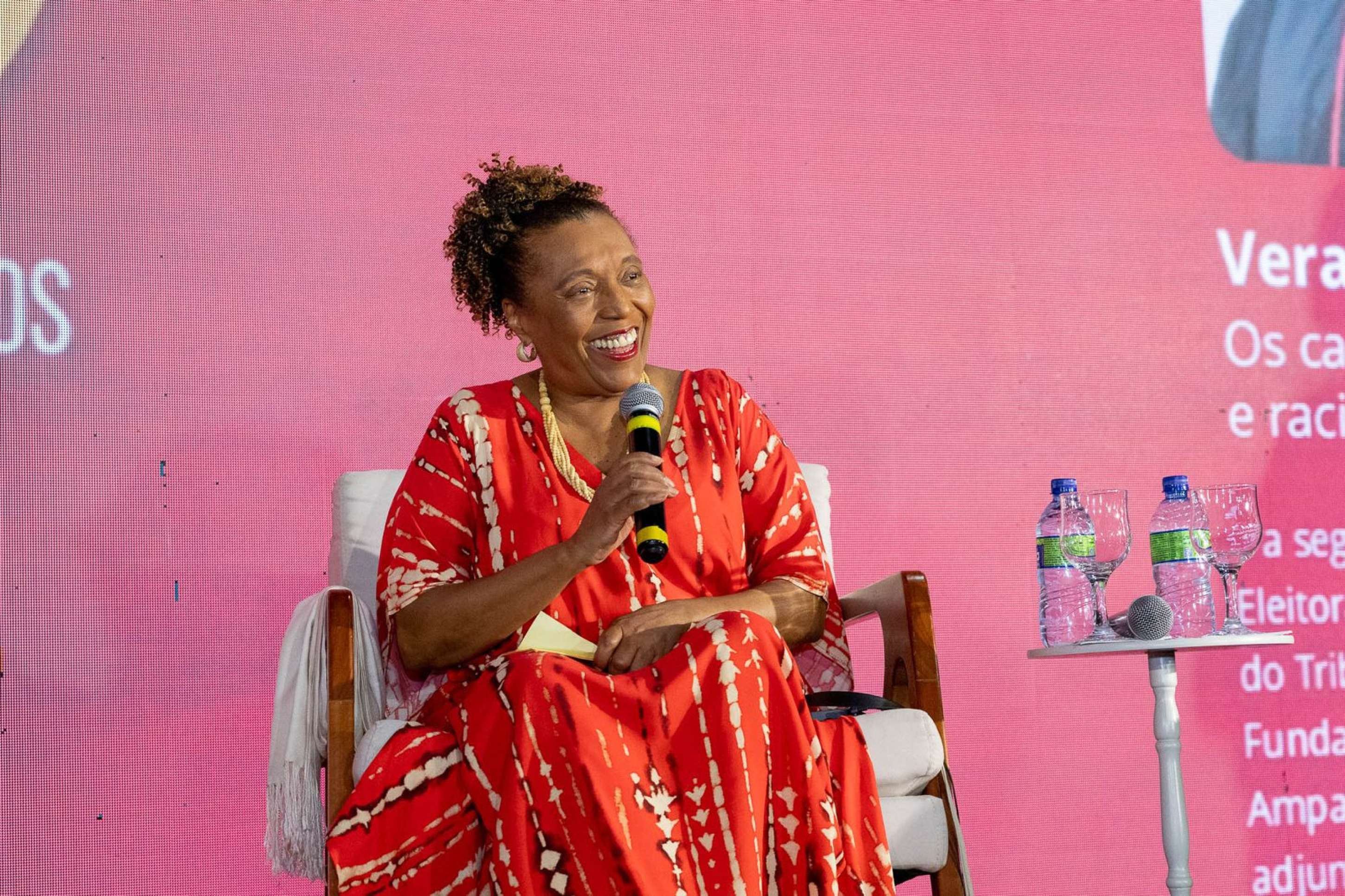 Ministra substituta do TSE, Vera Lúcia Santana foi uma das palestrantes do evento Democracia 40 anos: Conquistas, Dívidas e Desafios