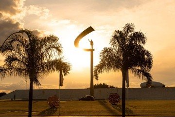 O padrão climático típico desta época é de manhãs frias, elevação das temperaturas ao longo do dia e novo resfriamento no fim da tarde  -  (crédito:  Mariana Campos/CB/D.A Press)