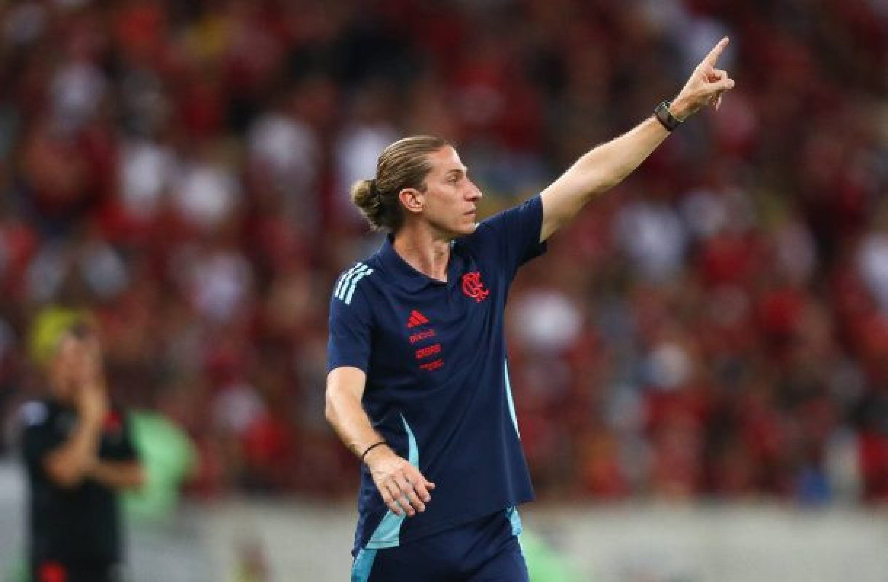 Filipe Luís enaltece Carioca e valoriza ‘fome de título’