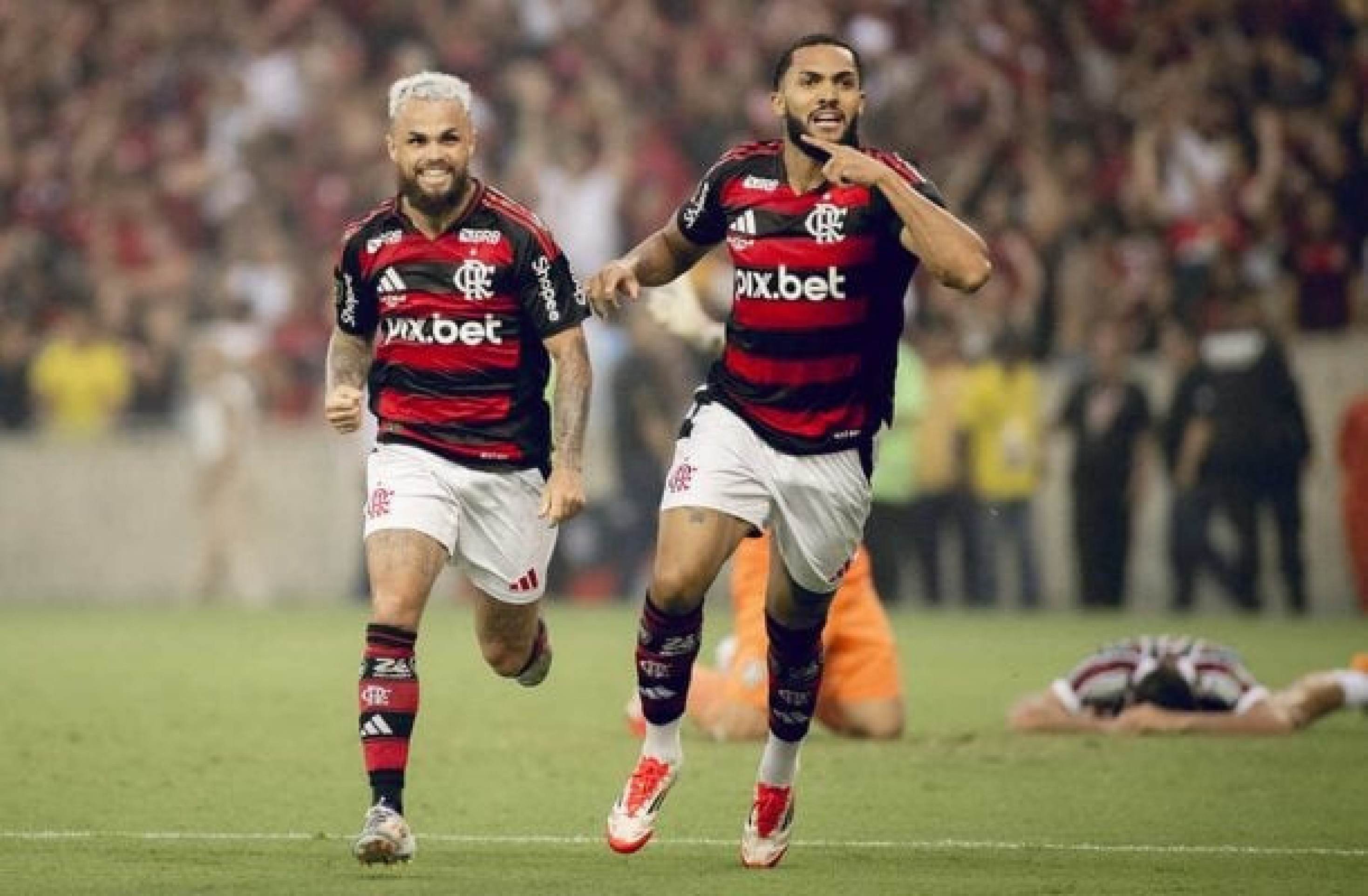 Michael celebra nono título pelo Flamengo e retorno antes da hora