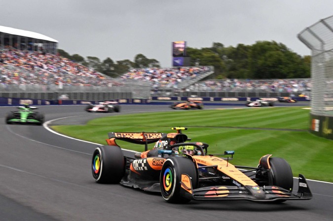 Norris segurou Verstappen na chuva e venceu o Grande Prêmio da Austrália - (crédito: AFP)