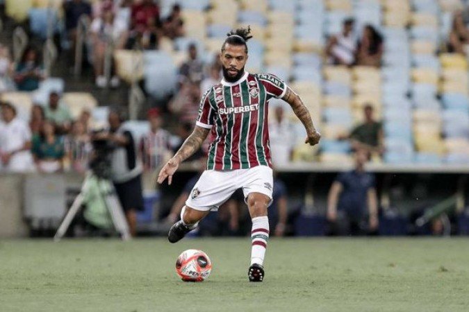 OTÁVIO - Teve um papel mais defensivo, buscando fechar espaços de Arrascaeta e De la Cruz. Mas perdeu algumas disputas e fez várias faltas. Em uma delas, ainda no primeiro tempo, foi amarelado. Saiu no intervalo, dando vaga para Hércules. NOTA 6,0 Foto: Marcelo Gonçalves/Fluminense
