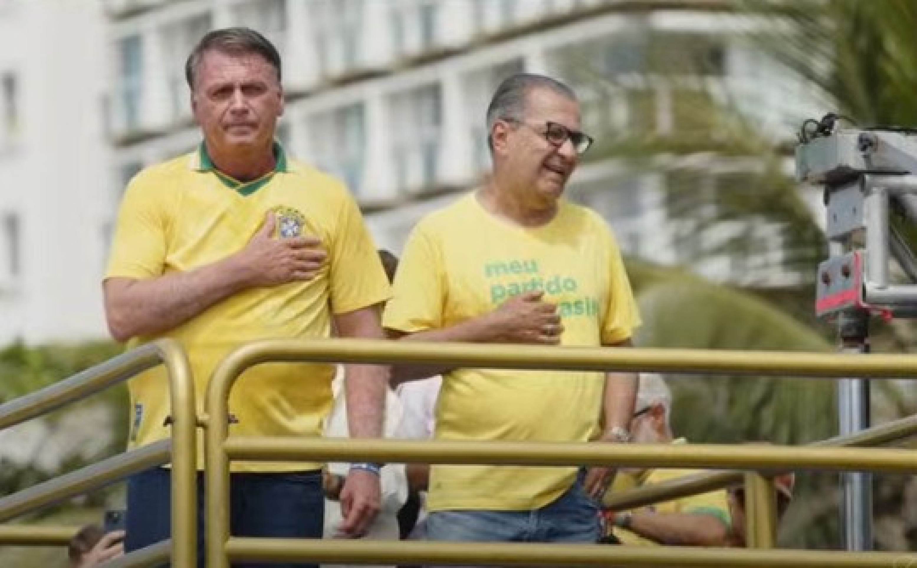 Bolsonaro reúne apoiadores no RJ para pedir anistia aos presos de 8 de janeiro