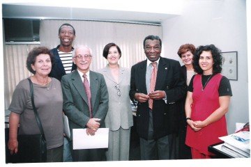 Aldo na UnB, com o ge&oacute;grafo Milton Santos -  (crédito:  Arquivo Pessoal)