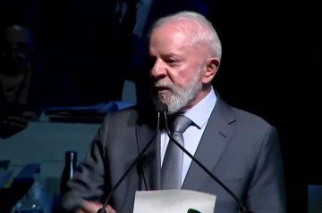  Lula afirma que a intolerância política chegou ao extremo, a ponto de seus adversários tramarem contra sua vida, de seu vice, e do presidente do STF. -  (crédito: Reprodução YouTube)