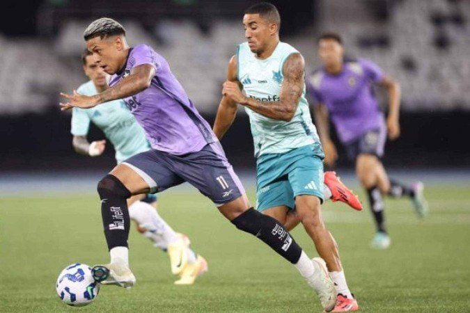 Botafogo empatou com Cruzeiro em jogo-treino no Nilton Santos - (crédito: Foto: Vitor Silva/Botafogo) Botafogo empatou com Cruzeiro em jogo-treino no Nilton Santos - (crédito: Foto: Vitor Silva/Botafogo)