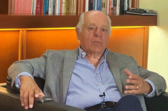  Pimenta da Veiga ex-lider do PMDB nos governos Tancredo e Sarney