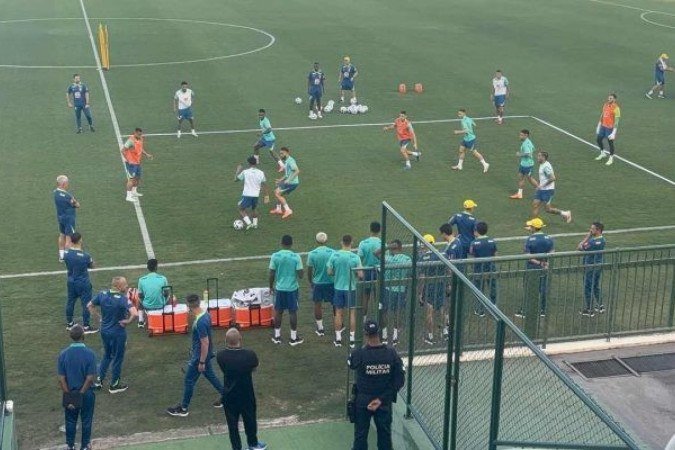 SeleÃ§Ã£o realiza primeiro treino em BrasÃ­lia -  (crédito: Foto: Felipe Camin/Jogada10)