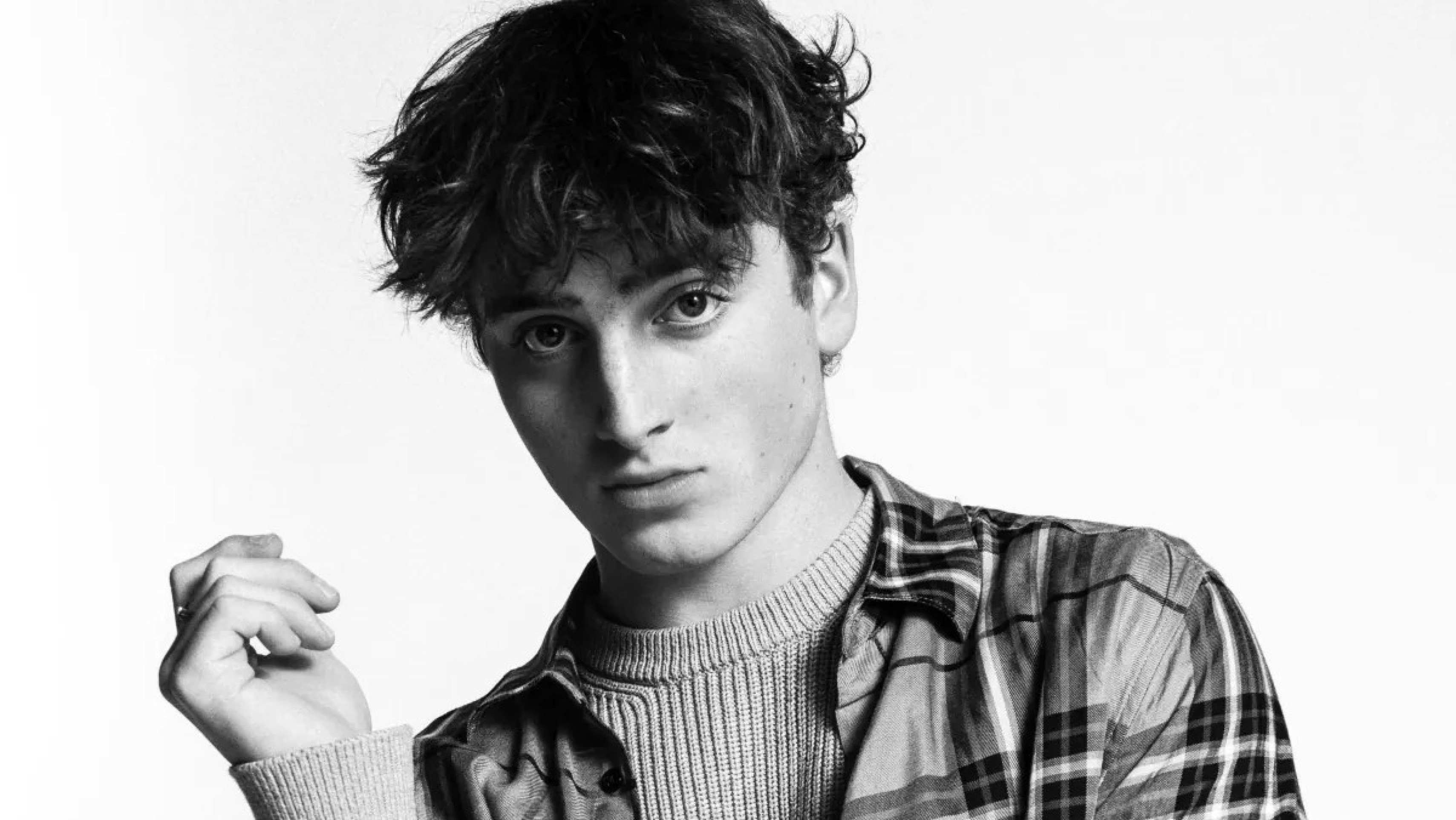 Benson Boone: Do fã envergonhado ao artista singular no Pop Global