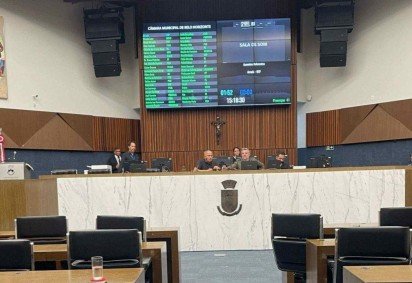 Foi aprovado em segundo turno, nesta terça-feita (18/3), o projeto de lei que reajusta em 10% o salário dos servidores da Câmara Municipal de BH -  (crédito: Larissa Figueiredo/EM/D.A Press)
