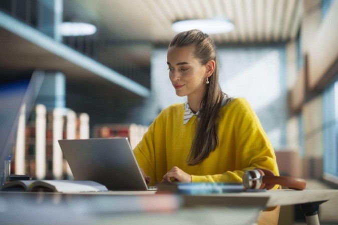 Estudar online exige disciplina para aproveitar as ferramentas disponíveis (Imagem: Gorodenkoff | Shutterstock) - (crédito: EdiCase) Estudar online exige disciplina para aproveitar as ferramentas disponíveis (Imagem: Gorodenkoff | Shutterstock) - (crédito: EdiCase)