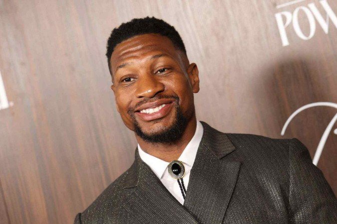Jonathan Majors, conhecido por viver o vilão Kang, o Conquistador na Marvel - (crédito: Michael Tran / AFP) Jonathan Majors, conhecido por viver o vilão Kang, o Conquistador na Marvel - (crédito: Michael Tran / AFP)