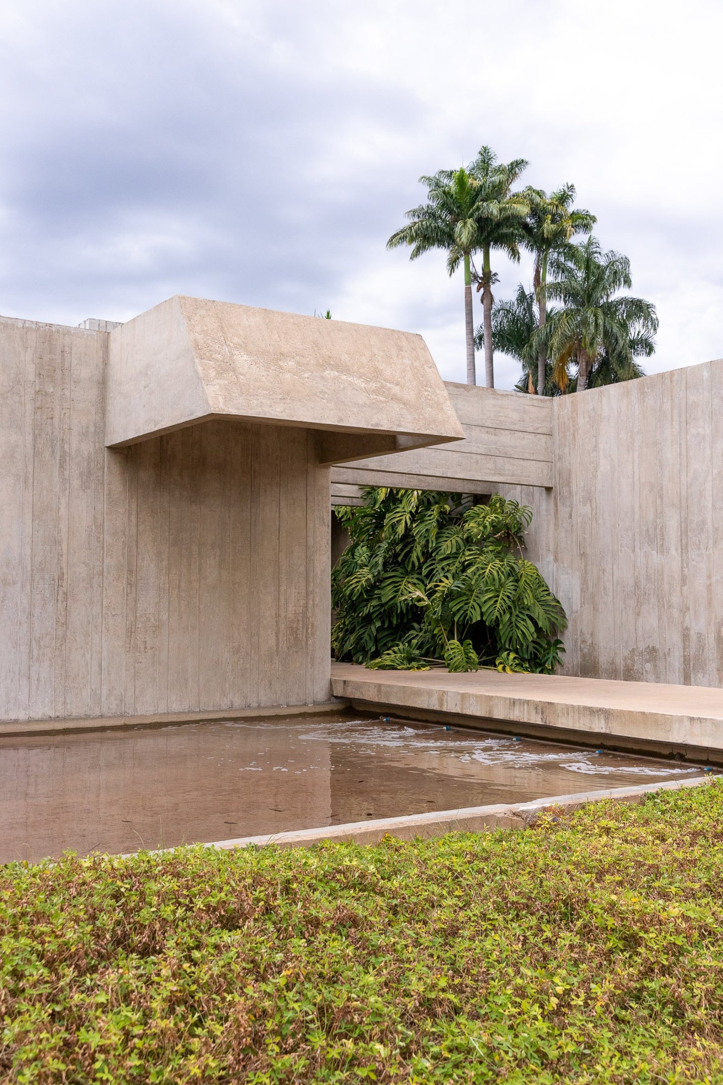 Casa brutalista no Lago Sul