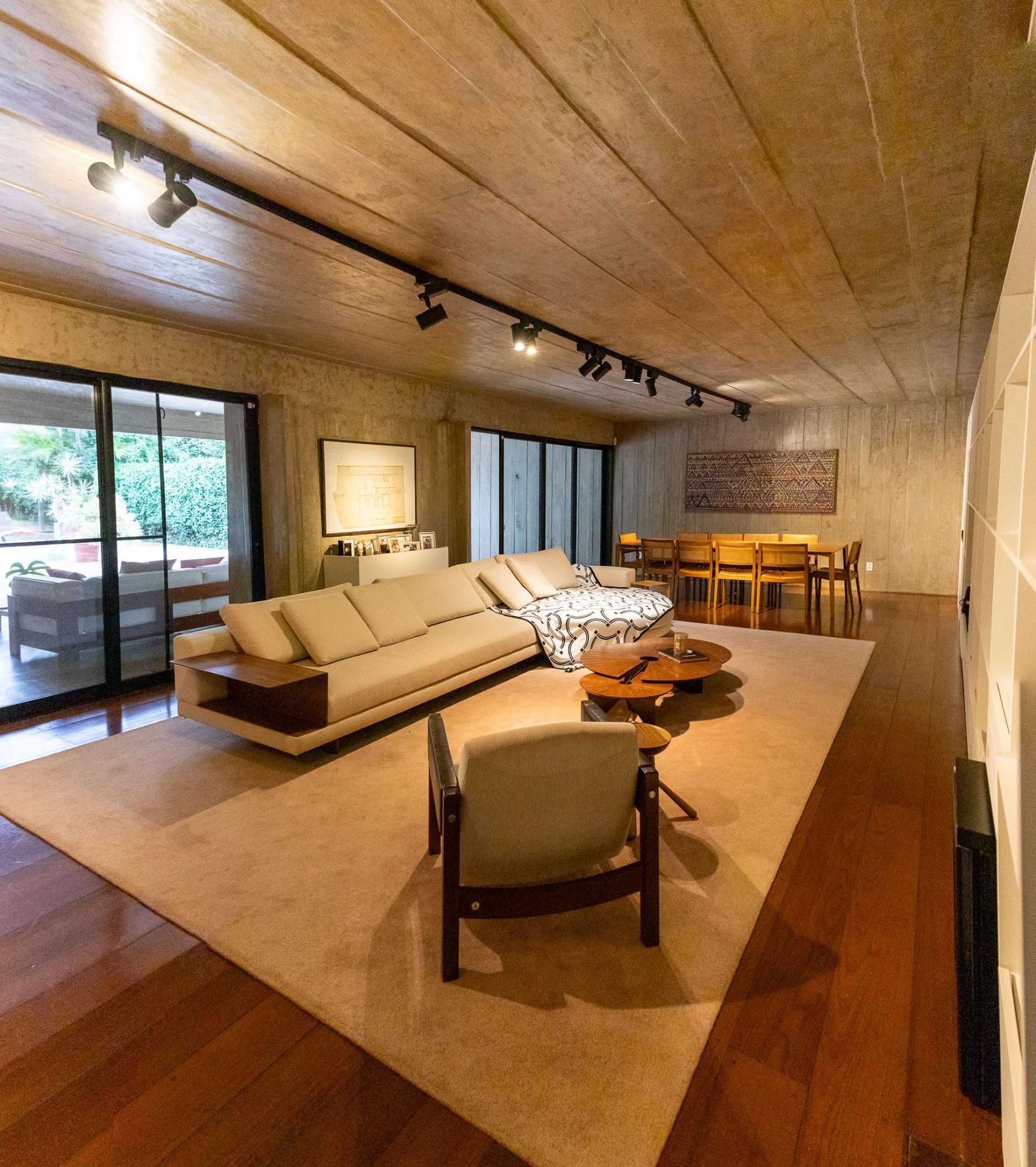 Casa brutalista no Lago Sul