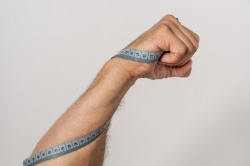 O superavit cal&oacute;rico 
&eacute; essencial para o crescimento muscular