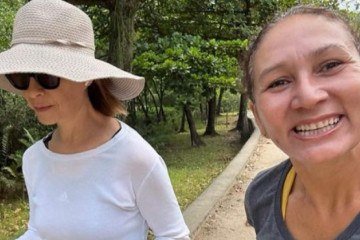 Fã encontra Fernanda Torres na rua e aponta falta de humildade da atriz