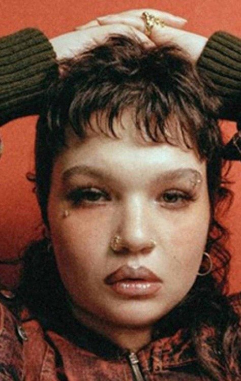 O significado de ‘Messy’ de Lola Young -  (crédito: TMJBrazil)