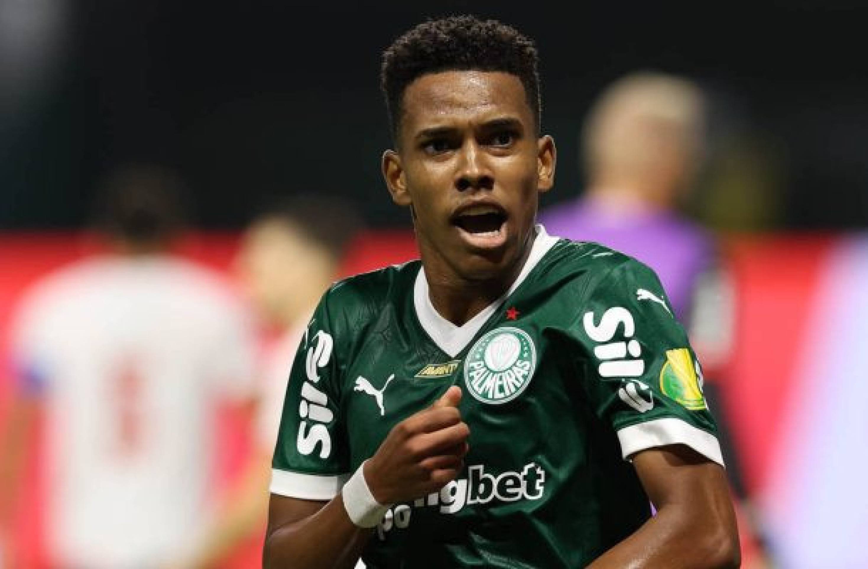 Empresário de Estêvão, do Palmeiras, revela escolha pelo Chelsea: ???Enxergou como 10???