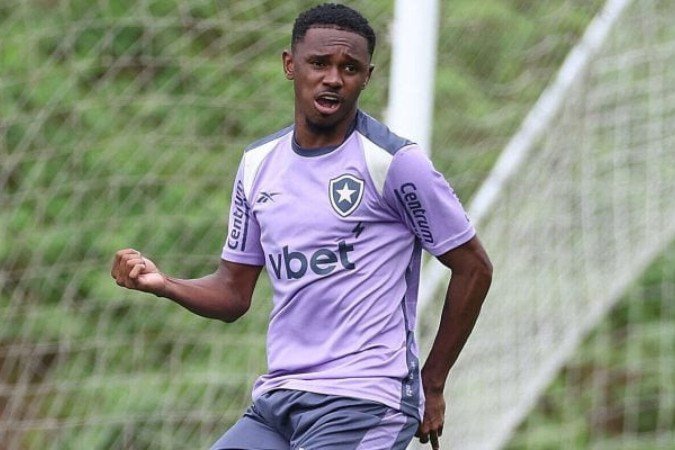 Jeffinho convive com muitos problemas médicos no Botafogo - (crédito: Foto: Vitor Silva/Botafogo) Jeffinho convive com muitos problemas médicos no Botafogo - (crédito: Foto: Vitor Silva/Botafogo)