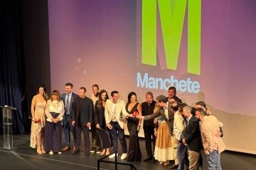 Marcos Salles e o time de colunistas da Revista Manchete