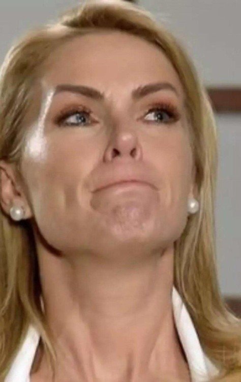 Nova perícia judicial comprova que assinaturas atribuídas a Ana Hickmann são falsas -  (crédito: Reprodução/ Record)