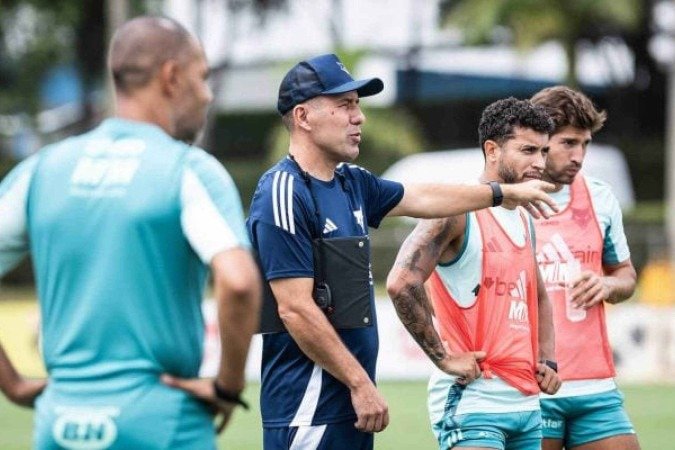 Leonardo Jardim tem baixa importante durante os treinamentos - (crédito: Foto: Gustavo Aleixo/Cruzeiro) Leonardo Jardim tem baixa importante durante os treinamentos - (crédito: Foto: Gustavo Aleixo/Cruzeiro)