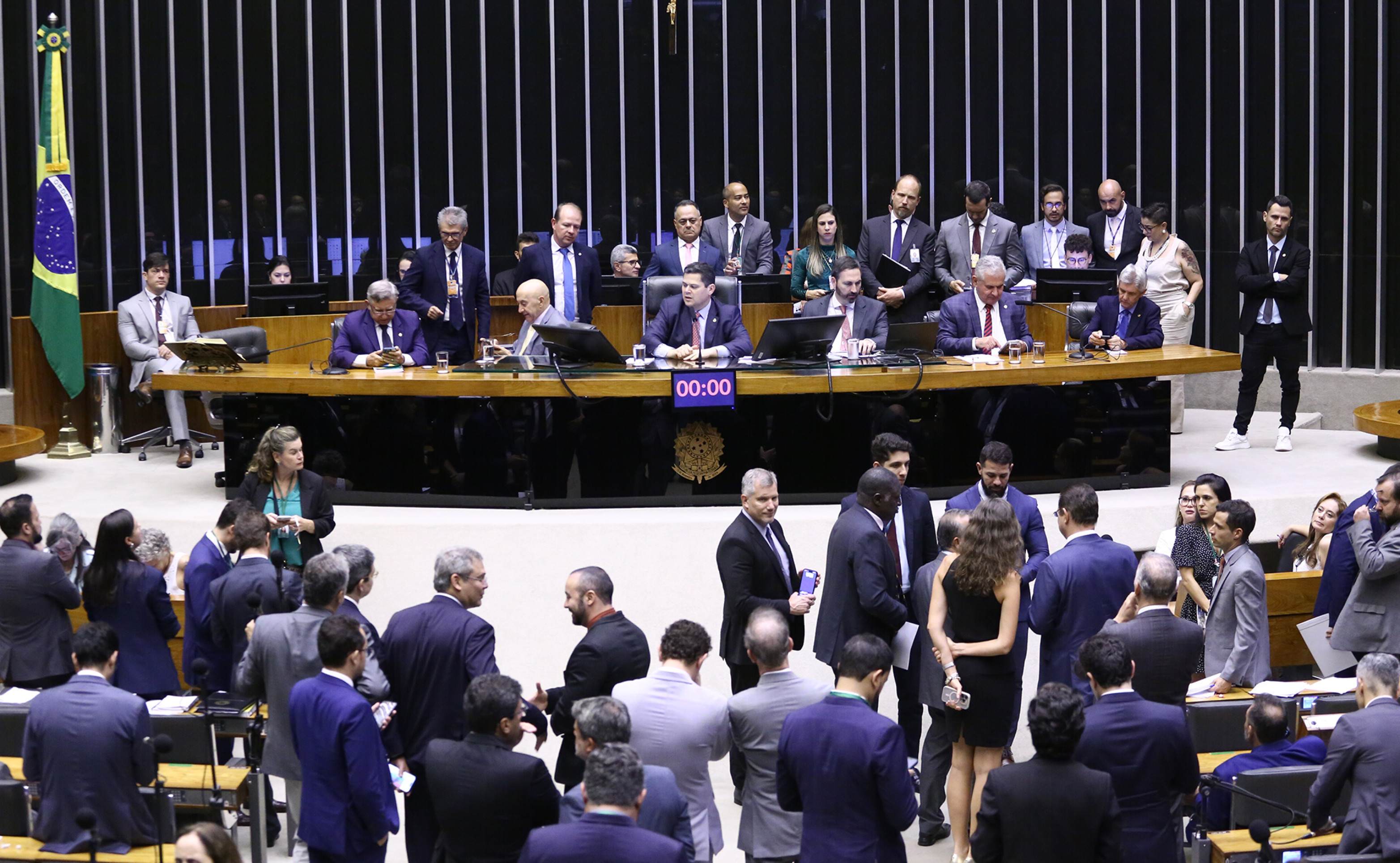 Análise: Orçamento consolida "semipresidencialismo caboclo"