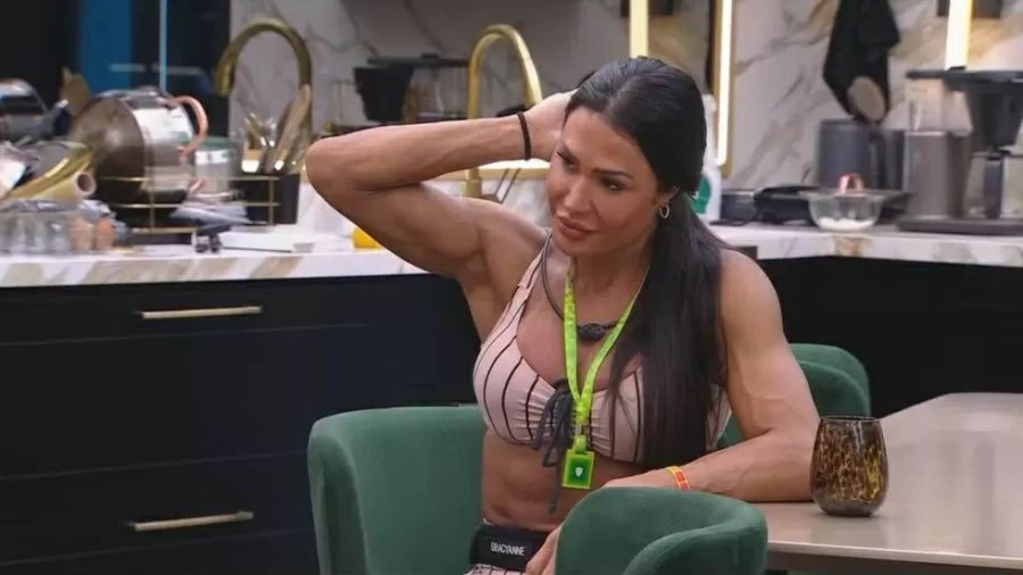 Gracyanne não descarta volta com Belo: 'O futuro a Deus pertence'