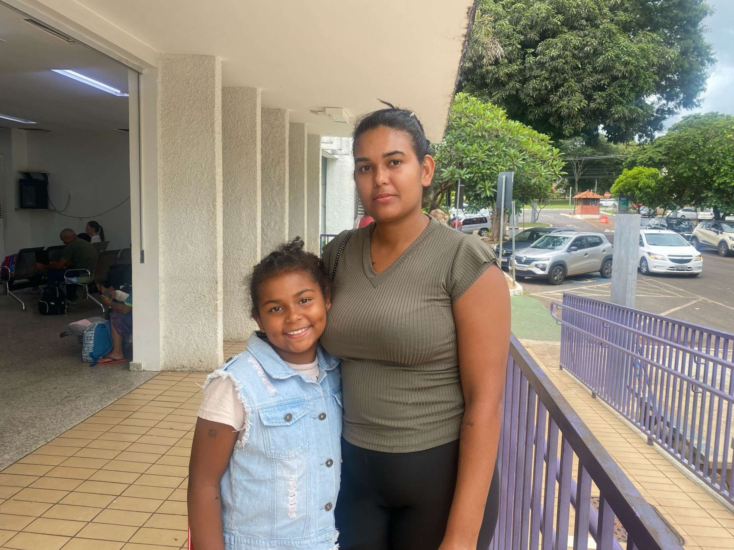 Glaciane Alves de Souza reclama que o período da seca causa muito sangramentos no nariz da filha e dificulta a respiração 