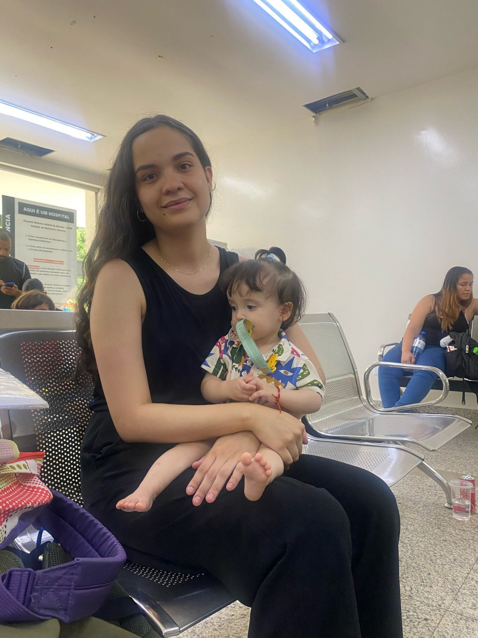 Abigail Brandão: a filha, Maya, sofre ainda mais com crises de sinusite durante a seca 