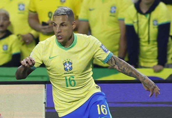 GUILHERME ARANA - Apareceu bastante no ataque, fazendo boas aparições. Entretanto, deixou muito espaço na defesa e perdeu uma grande oportunidade na reta final do jogo. Nota: 6 - Foto: Rafael Ribeiro/CBF