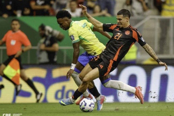 COLÃ?MBIA - Os cafeteros tiveram muita dificuldade para assimilar o comeÃ§o do jogo do Brasil. Depois, conseguiram travar a partida, criar as oportunidades e acabaram sofrendo o segundo gol em um descuido. Nota: 6 - Foto: Rafael Ribeiro/CBF